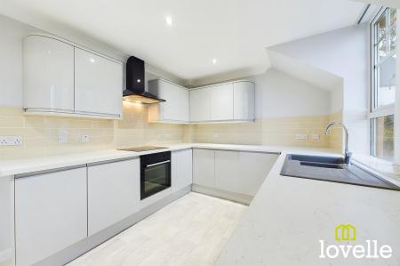 2 bedroom Flat for sale in St. Marys Close, Hessle, HU13
