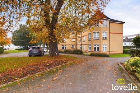 2 bedroom Flat for sale in St. Marys Close, Hessle, HU13