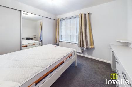 2 bedroom Flat for sale in St. Marys Close, Hessle, HU13