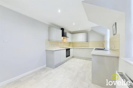 2 bedroom Flat for sale in St. Marys Close, Hessle, HU13