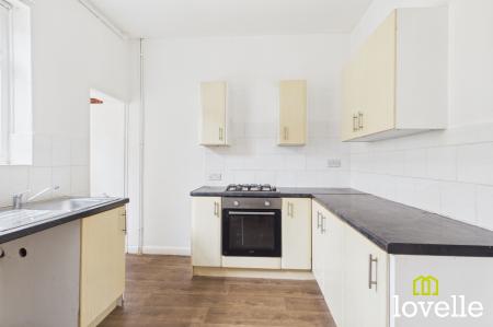 2 bedroom Terraced House to let in Estcourt Street, Hull, HU9