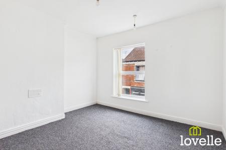 2 bedroom Terraced House to let in Estcourt Street, Hull, HU9