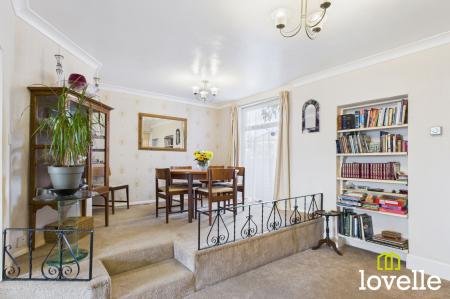 4 bedroom Semi-detached house for sale in Kingtree Avenue, Cottingham, HU16