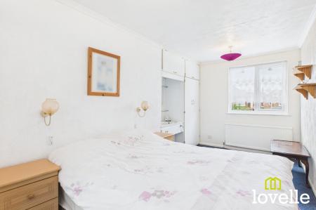 4 bedroom Semi-detached house for sale in Kingtree Avenue, Cottingham, HU16