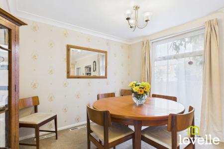 4 bedroom Semi-detached house for sale in Kingtree Avenue, Cottingham, HU16