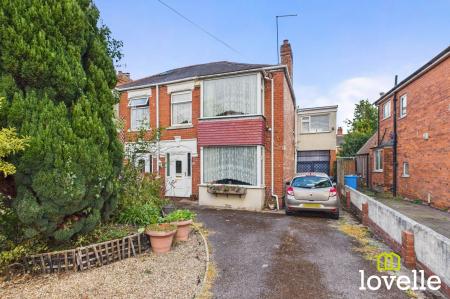 4 bedroom Semi-detached house for sale in Kingtree Avenue, Cottingham, HU16