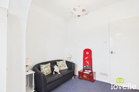 4 bedroom Semi-detached house for sale in Kingtree Avenue, Cottingham, HU16