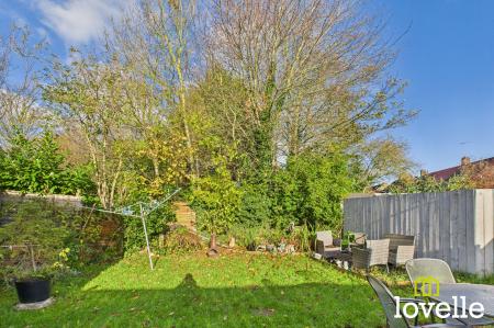 2 bedroom Semi-detached house for sale in Southwood Avenue, Cottingham, HU16