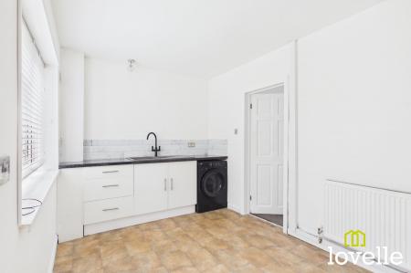 3 bedroom Terraced House to let in Falkland Road, Hull, HU9