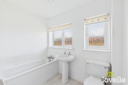 3 bedroom Terraced House to let in Bideford Grove, Hull, HU9