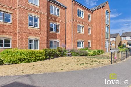 2 bedroom Flat for sale in Redhill Park, Hull, HU6