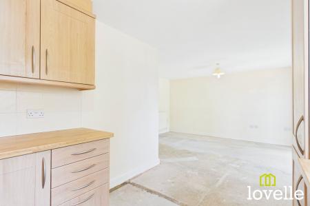 2 bedroom Flat for sale in Redhill Park, Hull, HU6