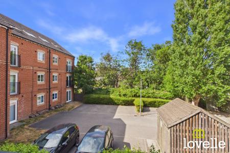 2 bedroom Flat for sale in Redhill Park, Hull, HU6