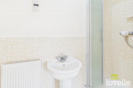 2 bedroom Flat for sale in Redhill Park, Hull, HU6