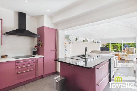 4 bedroom Detached house for sale in Millhouse Woods Lane, Cottingham, HU16