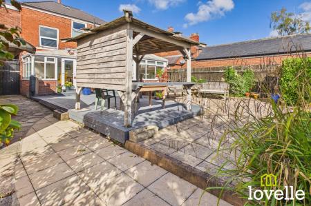 4 bedroom Detached house for sale in Millhouse Woods Lane, Cottingham, HU16
