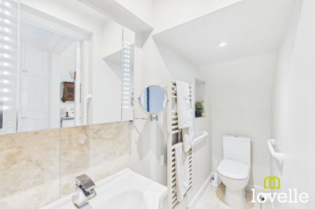 4 bedroom Detached house for sale in Millhouse Woods Lane, Cottingham, HU16