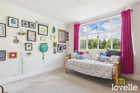 4 bedroom Detached house for sale in Millhouse Woods Lane, Cottingham, HU16