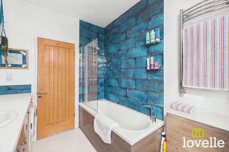 4 bedroom Detached house for sale in Millhouse Woods Lane, Cottingham, HU16