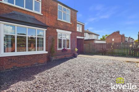 4 bedroom Detached house for sale in Millhouse Woods Lane, Cottingham, HU16
