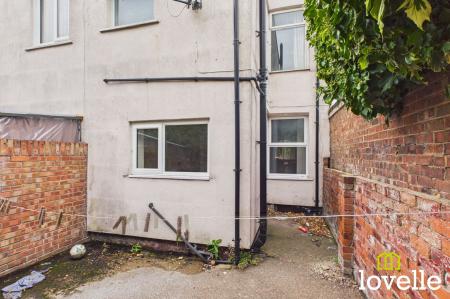 2 bedroom House to let in Albemarle Street, Hull, HU3