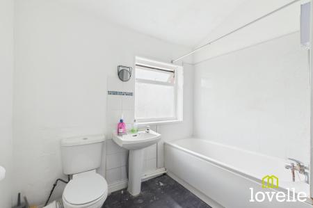2 bedroom House to let in Albemarle Street, Hull, HU3