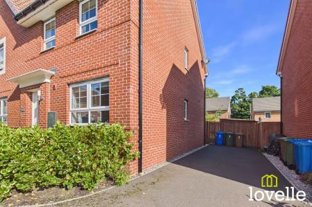 3 bedroom Semi-detached house to let in Morton Dene, Cottingham, HU16