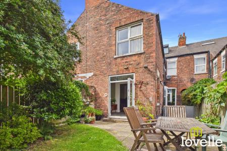 5 bedroom Terraced House for sale in Princes Avenue, Hull, HU5