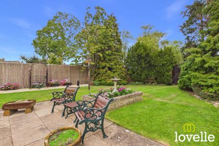 3 bedroom Semi-detached house for sale in Outlands Road, Cottingham, HU16