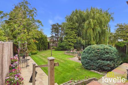 3 bedroom Semi-detached house for sale in Outlands Road, Cottingham, HU16