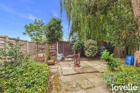 3 bedroom Semi-detached house for sale in Outlands Road, Cottingham, HU16