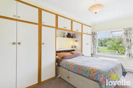 3 bedroom Semi-detached house for sale in Outlands Road, Cottingham, HU16