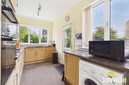 3 bedroom Semi-detached house for sale in Outlands Road, Cottingham, HU16