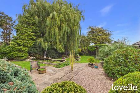 3 bedroom Semi-detached house for sale in Outlands Road, Cottingham, HU16