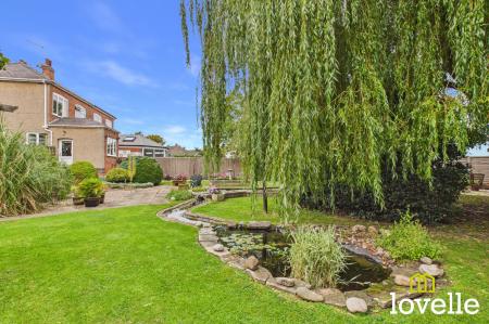3 bedroom Semi-detached house for sale in Outlands Road, Cottingham, HU16