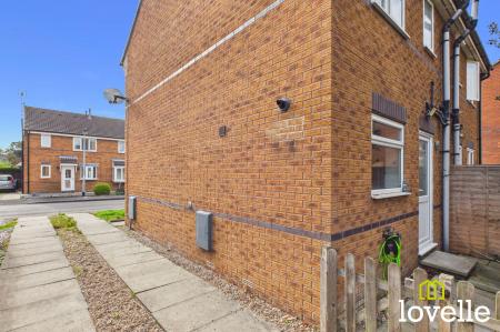 2 bedroom Semi-detached house for sale in Cawthorne Drive, Hull, HU4