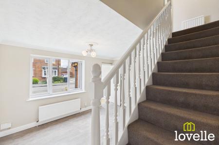 2 bedroom Semi-detached house for sale in Cawthorne Drive, Hull, HU4