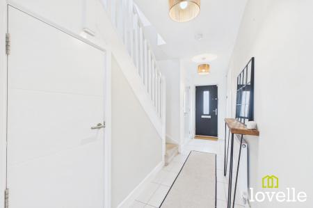 4 bedroom Semi-detached house for sale in Imperial Way, Hull, HU9