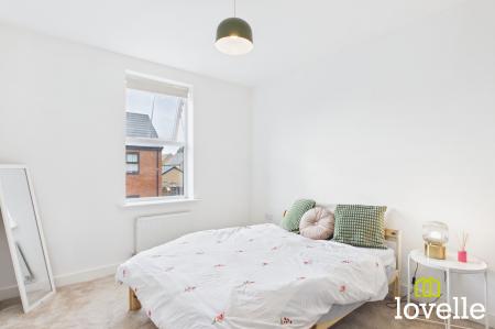 4 bedroom Semi-detached house for sale in Imperial Way, Hull, HU9