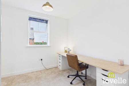 4 bedroom Semi-detached house for sale in Imperial Way, Hull, HU9