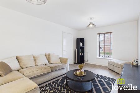 4 bedroom Semi-detached house for sale in Imperial Way, Hull, HU9