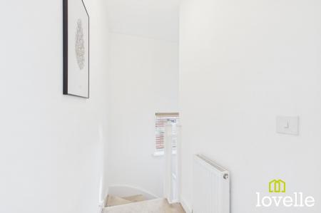 4 bedroom Semi-detached house for sale in Imperial Way, Hull, HU9