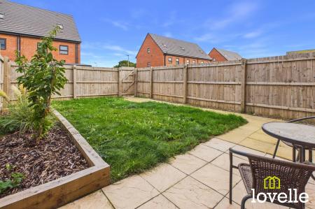 4 bedroom Semi-detached house for sale in Imperial Way, Hull, HU9