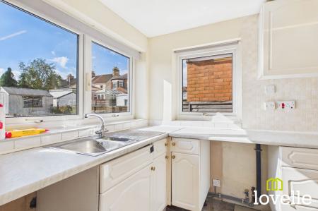 2 bedroom Terraced House for sale in Bedford Road, Hessle, HU13