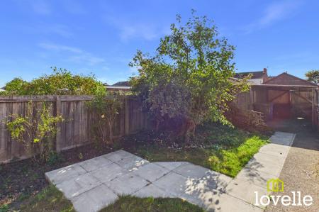 2 bedroom Terraced House for sale in Bedford Road, Hessle, HU13