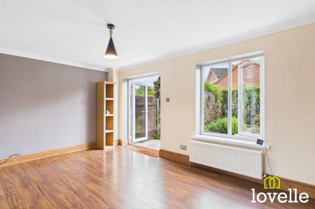 2 bedroom Semi-detached house for sale in Ocean Boulevard, Hull, HU9