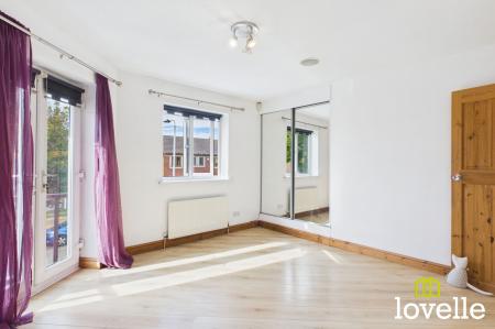 2 bedroom Semi-detached house for sale in Ocean Boulevard, Hull, HU9