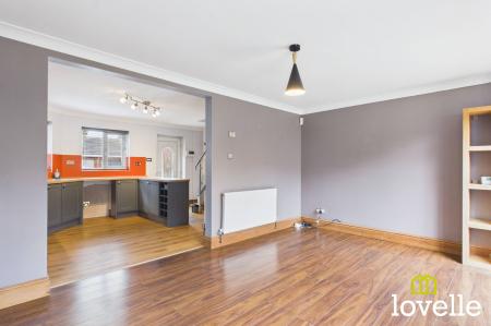 2 bedroom Semi-detached house for sale in Ocean Boulevard, Hull, HU9