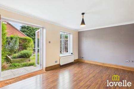 2 bedroom Semi-detached house for sale in Ocean Boulevard, Hull, HU9
