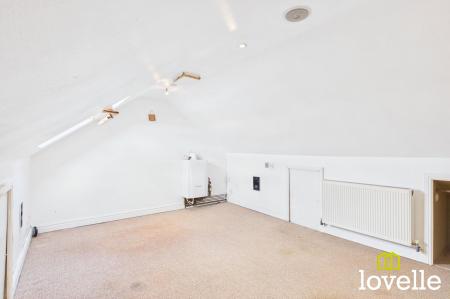 2 bedroom Semi-detached house for sale in Ocean Boulevard, Hull, HU9